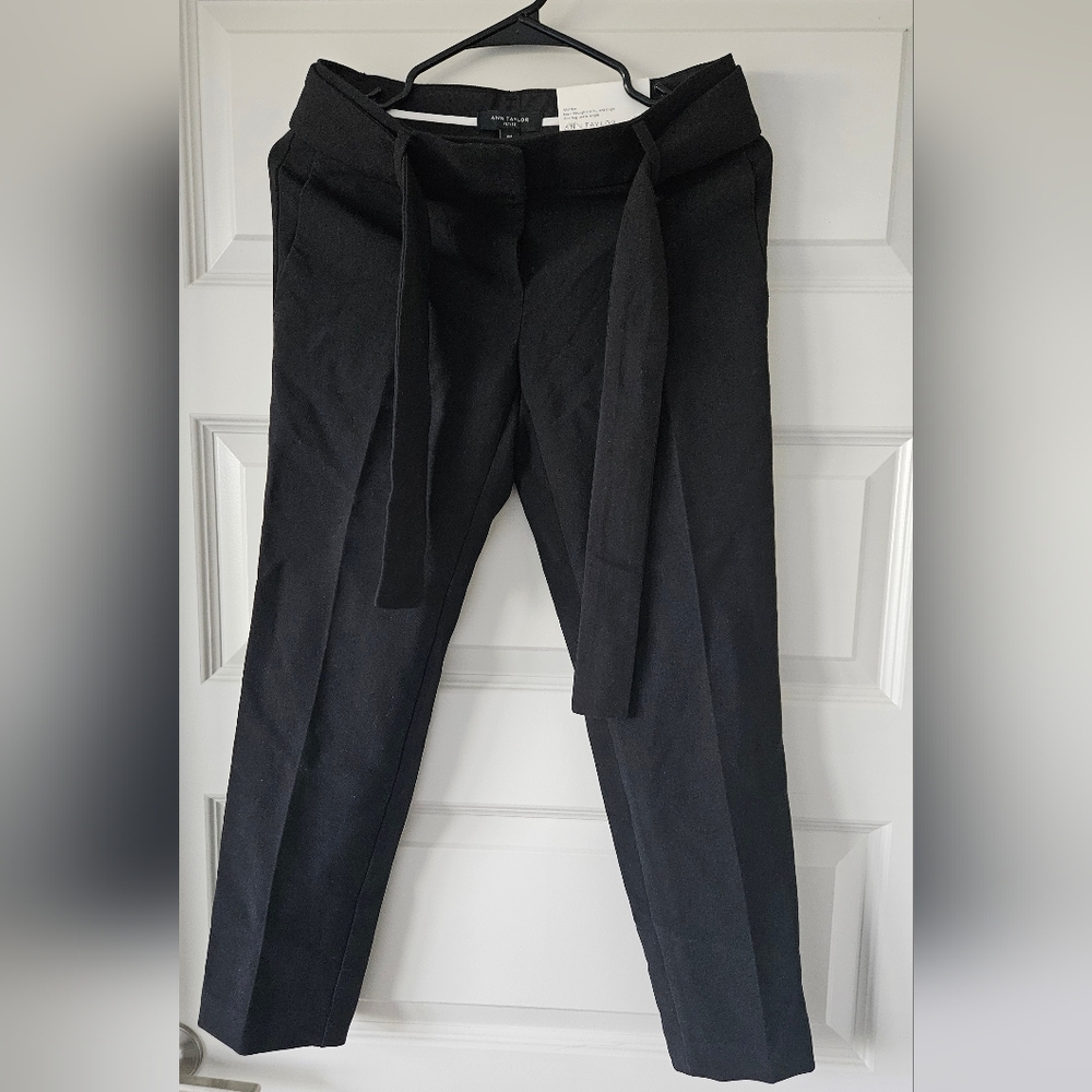 Ann Taylor petite mid rise ankle length black trousers. Size 00P. NWT